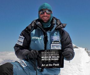 Foto: Alex Txikon hace cumbre en el Gasherbrum 1 el pasado 13 de julio.